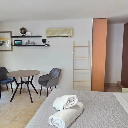 Apartment 58